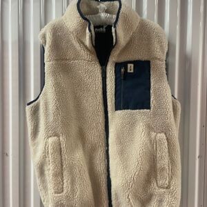 Bass Outdoor Cream and Navy Sherpa Vest Size XL